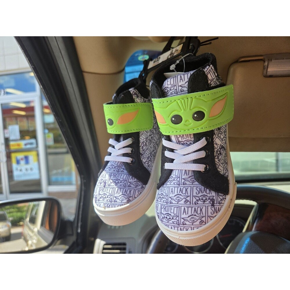 The Mandalorian ground up sneaker Size 8 (Childs)